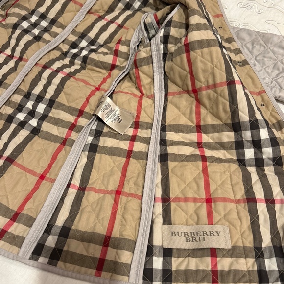 Burberry Brit Classic - Picture 3 of 6